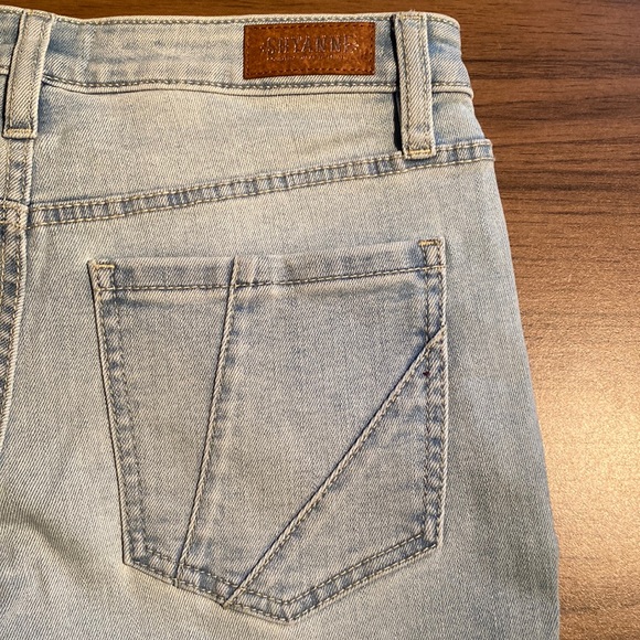 Shyanne Women’s High Rise Flare/Wide leg Denim Jeans. - Picture 6 of 7